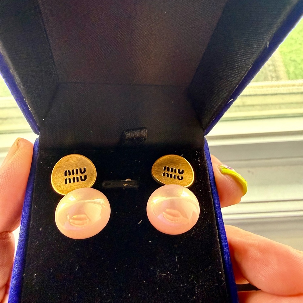 Elegant Gold and Pink pearl Earrings